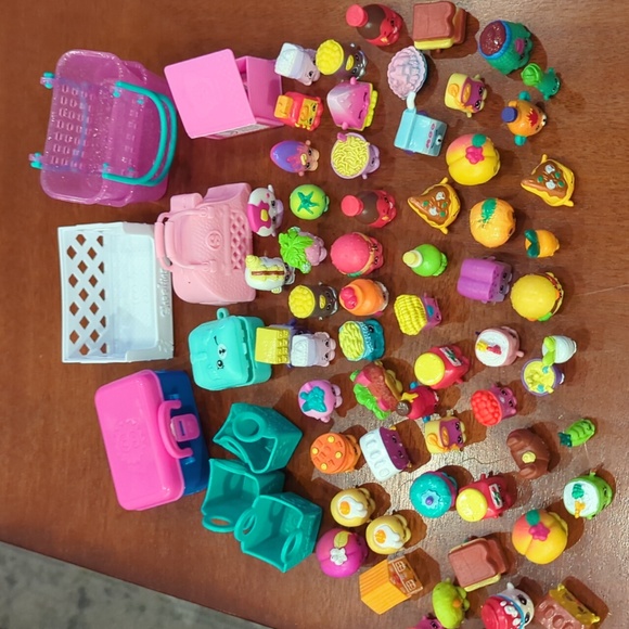 Shopkins lot - Picture 5 of 5